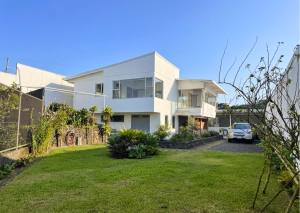 Modern single-level home for sale in San Ramón Costa Rica